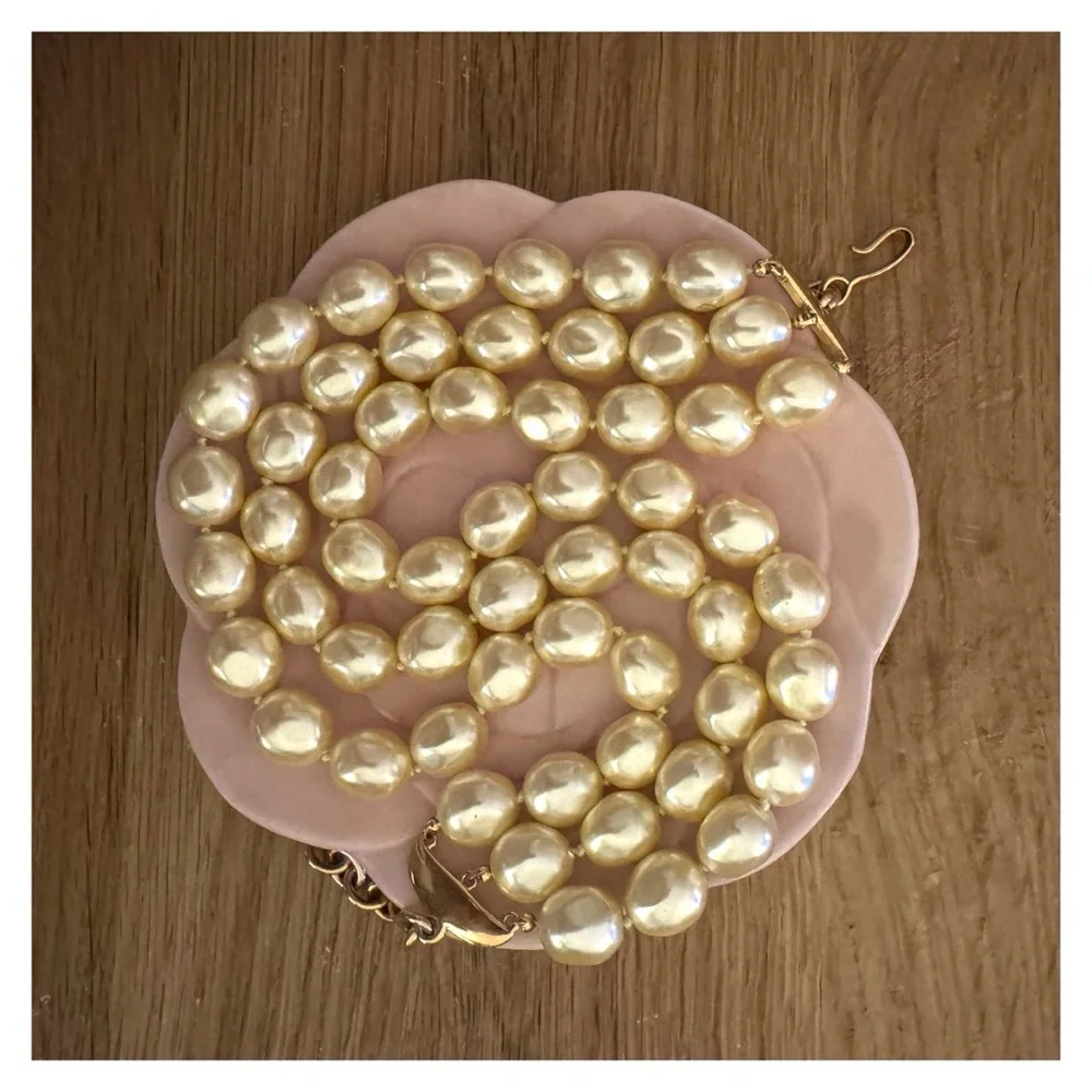 Vintage Monet Triple Strand Pearl Choker - Picture 4 of 13